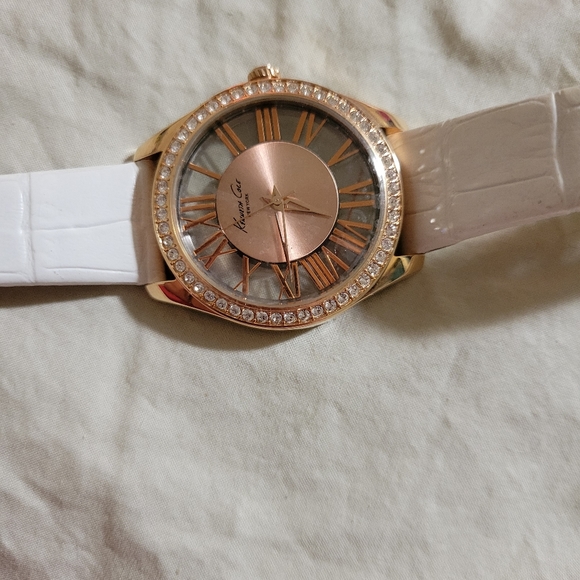 Kenneth Cole Watch - Picture 8 of 10